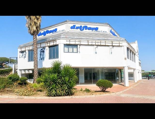 BUSINESS PROPERTY TO RENT IN BRYANSTON